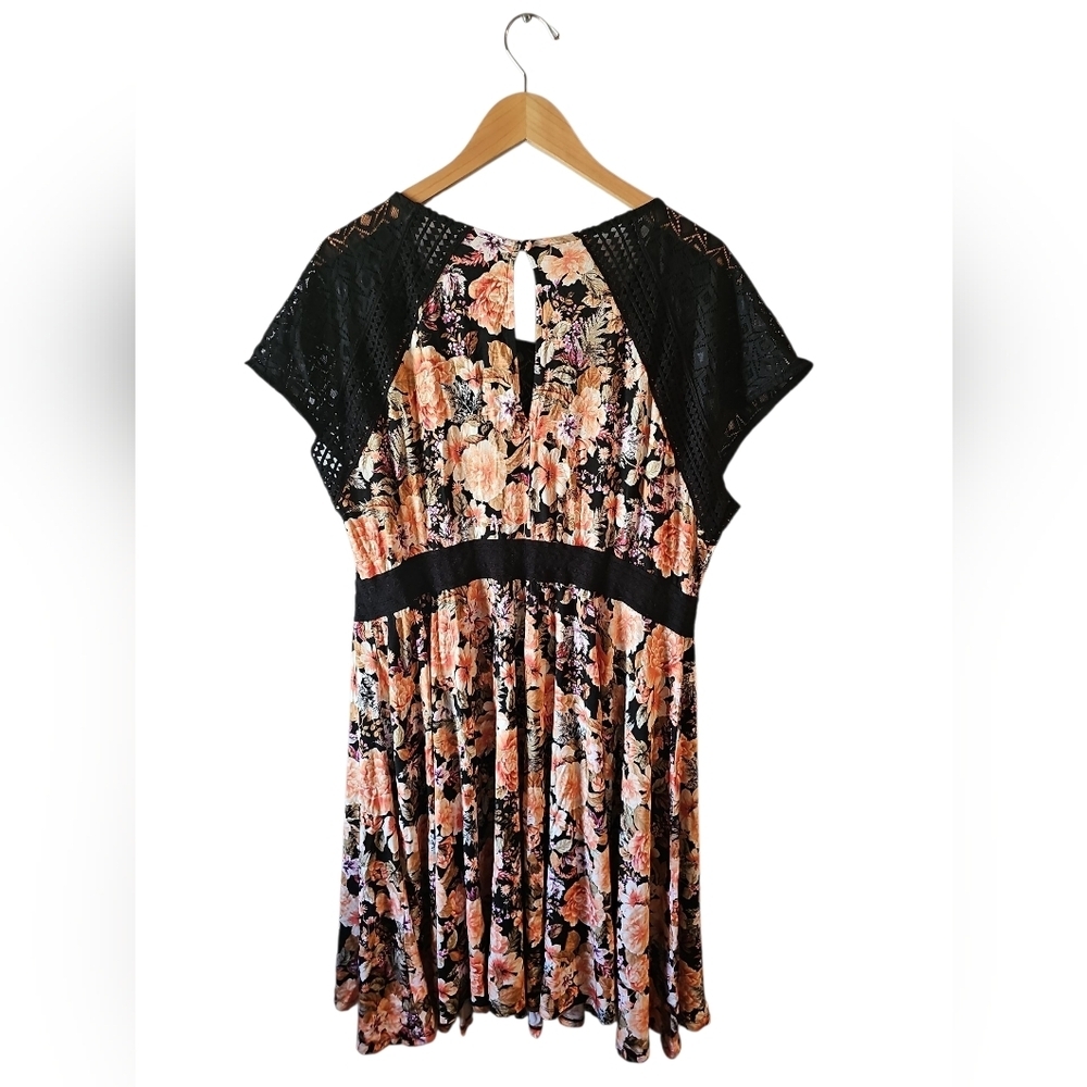 Torrid 2 Floral Black Lace Inset Dress Sz 2X Orange Green Purple - Picture 4 of 6